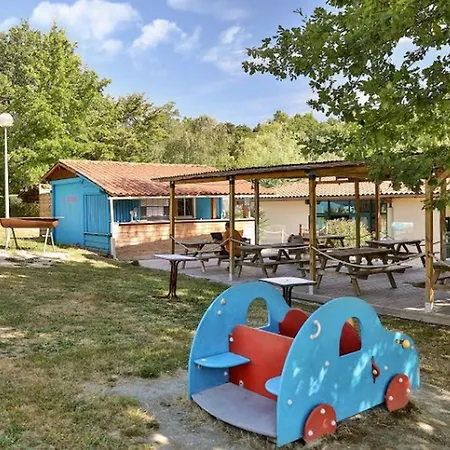 Campingplatz Mobil-home Avec Terrasse - 6 Pers. - Api-1-52-1996 *
