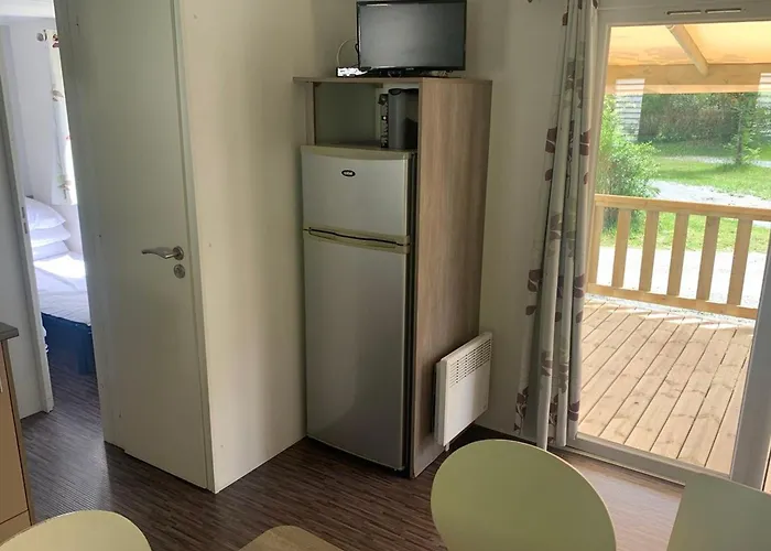 Mobil-home Avec Terrasse - 6 Pers. - Api-1-52-1996 *